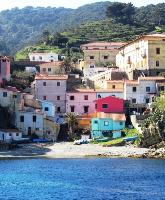 Gorgona, l’ultima isola-carcere d’Europa e Livorno Insolita